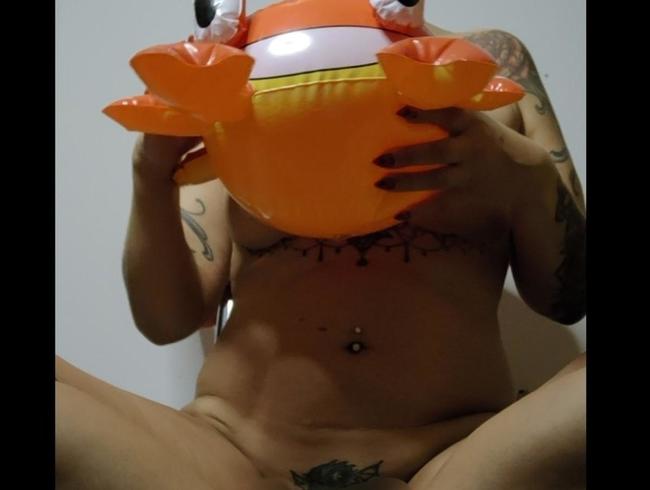 Download: LadyEmma - Gummitierspass Inflatablefetisch