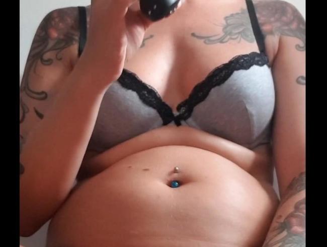 Download: LadyEmma - Deepthroat & squirt