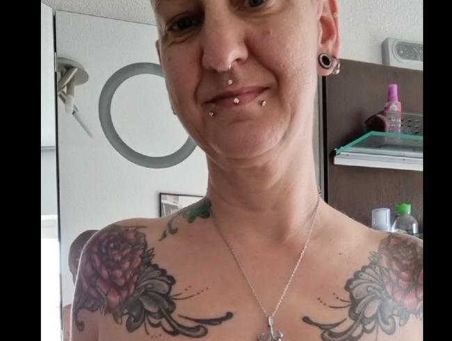 Download: LadyEmma - Endlich wieder Glatze