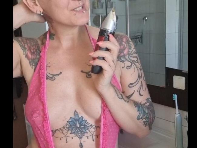 Download: LadyEmma - Mal wieder Glatze :)