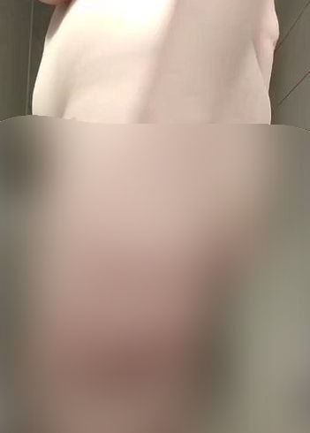 Download: LadyJennifer - Ich zeige dir meinen Körper in meinem hellen Badezimmer