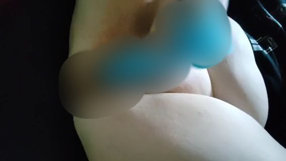 Download: LadyJennifer - Videoreihe Teil 1: schau mir zu wie ich meinen blauen Dildo in mir schiebe