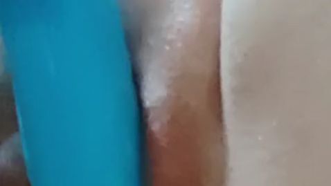 Download: LadyJennifer - Schmatzige geile Muschi und mein blaues Spielzeug