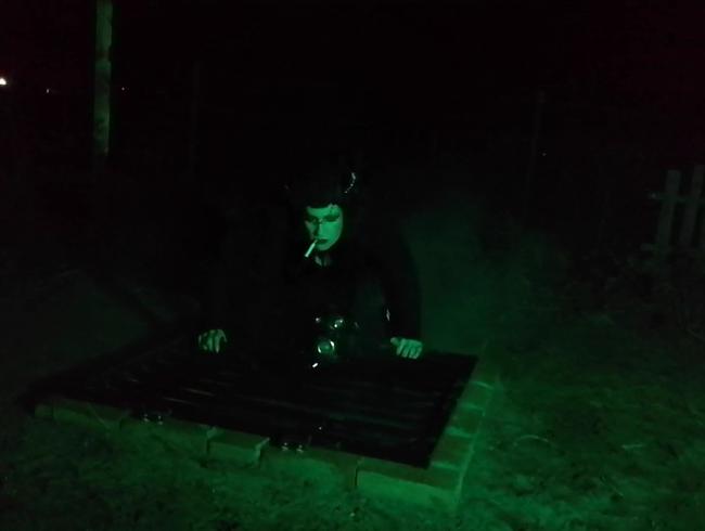 Download: LadyVampira - Slave Sabbath 1