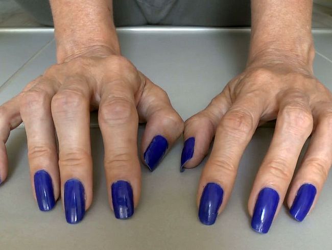 Download: LadyVictoria - Schöne Fingernägel klopfen auf Steinboden, Joi, Lady Victoria