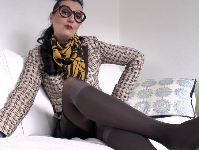 Download: LadyVictoria - Strenges abficken der Nasenfotze und in Melktiegel abspritzen! Lady Victoria