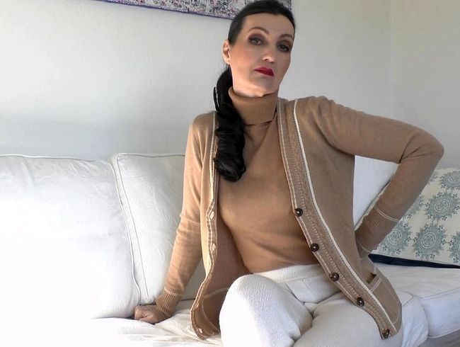 Download: LadyVictoria - 4 Stunden vor Deiner Hochzeit auf Stiefmutters Pullover abspritzen, Lady Victoria