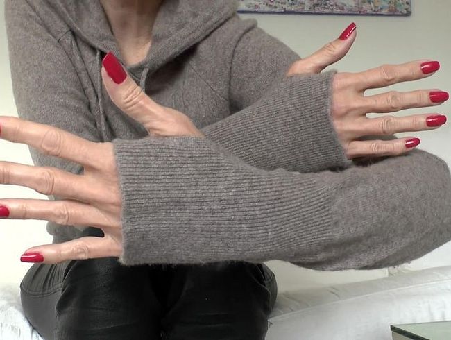 Download: LadyVictoria - Bete meinen roten Fingernägel an und masturbiere! Lady Victoria