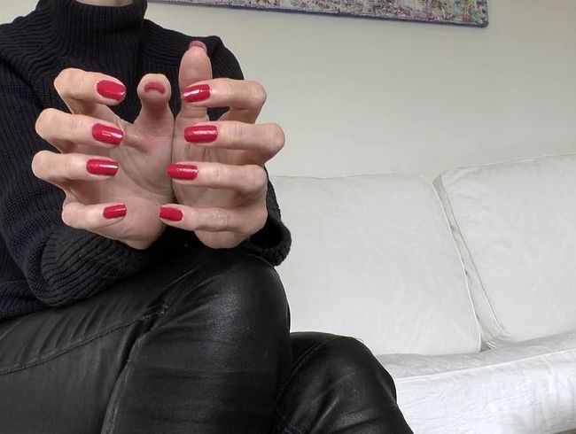 Download: LadyVictoria - Tag der Fingernägel Verehrung, Masturbiere kräftig! Lady Victoria