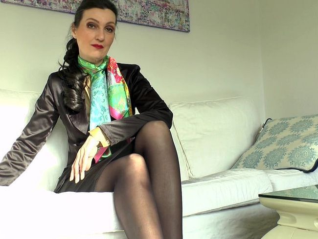 Download: LadyVictoria - Satin-Fetisch: Heißes Masturbations-Spiel, Spritze ab auf meinen Rock, Lady Victoria