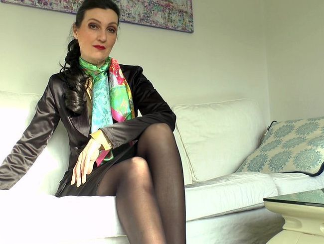 Download: LadyVictoria - Satin-Fetisch: Heißes Masturbations-Spiel, Spritze ab auf meinen Rock, Lady Victoria