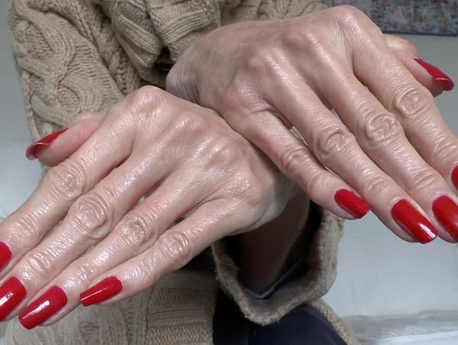 Download: LadyVictoria - Fühle meinen Fingernagel auf Deiner Brust, Kratzen, Lady Victoria