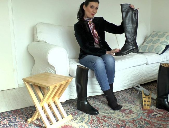 Download: LadyVictoria - Stiefelwechsel und schwarze Socken riechen POV, Lady Victoria