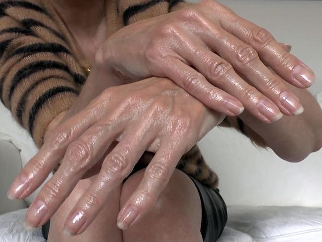 Download: LadyVictoria - Ölige Hände und Beine, Joi, Teil 1, Lady Victoria