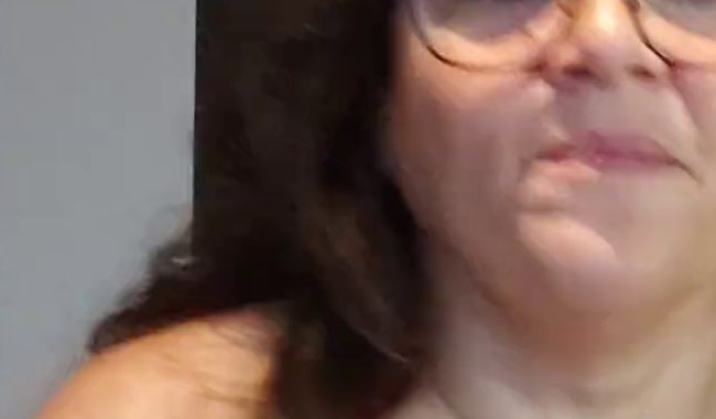 Download: Lady_Mercedes - sb In meinen Lieblingsleggins mit rotem Top