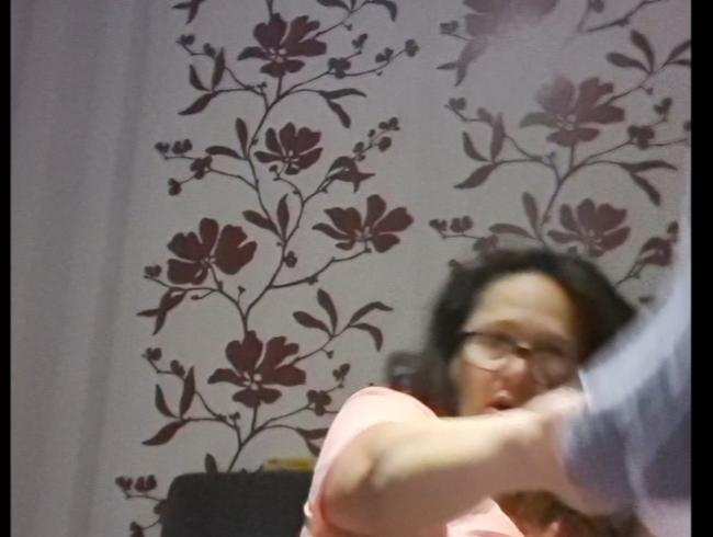 Download: Lady_Mercedes - Dieses Video geht an alle Fuß,-und Sockenliebhaber