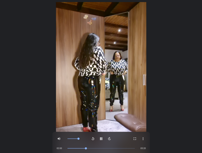 Download: Lady_Mercedes - Was zieh ich nur an ?