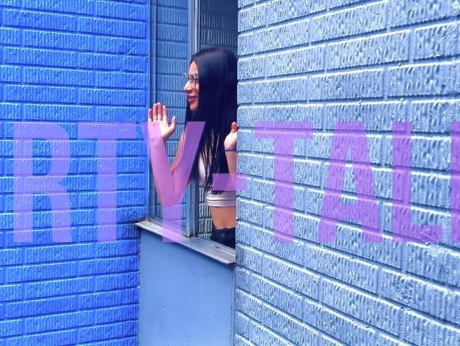 Download: LanaDumont - Dirty Talk in der Öffentlichkeit