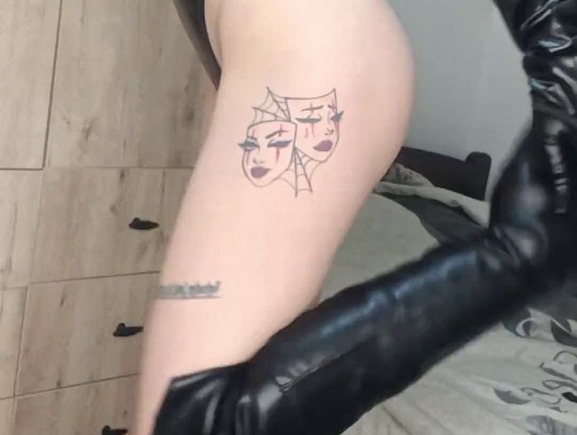 Download: LanaLayden - LEDERFETISCH! Stiefel, Handschuhe und sexy Dessous mit Masturbation