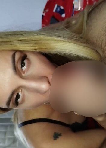 Download: LanaLayden - Ich liebe es, Schwänze zu lutschen und dir dabei in die Augen zu sehen?