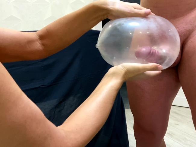 Download: Laniam62 - MILF spielt mit Ballonkondom, abspritzen