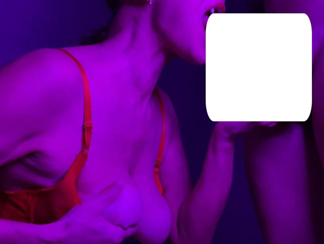 Download: Laniam62 - Reife Vampire saugen und schlucken eine riesige Ladung frisches Sperma ins Gesicht