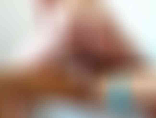 Download: Laniam62 - MILF stöhnt unter der sprudelnden Muschi des Hengstes