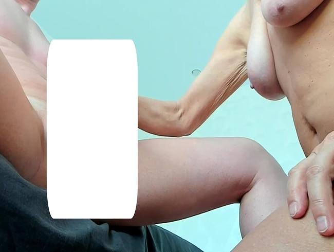 Download: Laniam62 - Hast du Megahände gesehen, Milf melkt Stiefsohn, extremer Cumshot