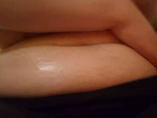 Download: Laqyhe - Ein Video wie ich meinen Körper und meine Titten einöle!