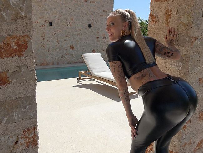 Download: Lara-CumKitten - Praller Leggings BUBBLE BUTT | Bitte benutz meine FICKLÖCHER