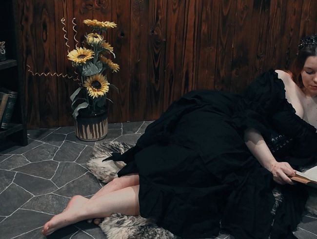 Download: Lara-Shy - Prinzessinnen pissen anders geil