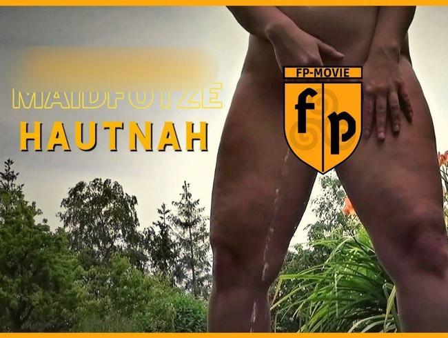 Download: Lara-Shy - Pissgeile Maidfotze hautnah