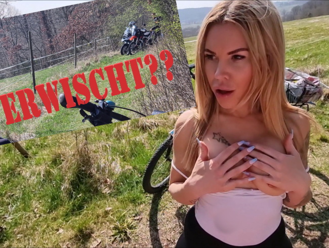 Download: Lara_Bergmann - ERSTER OUTDOOR BLOWJOB 2022 - WURDE ICH ERWISCHT?