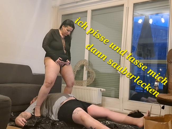 Download: Laura05 - Ich pisse Ihn voll...
