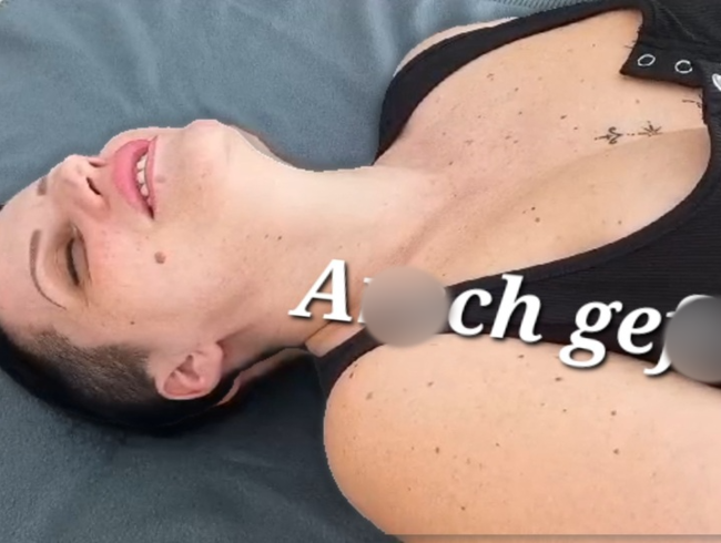 Download: Laura05 - Ich muss mir den Fick verdienen