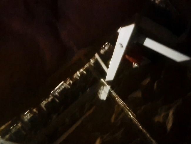 Download: Laura05 - Am Strand gepisst