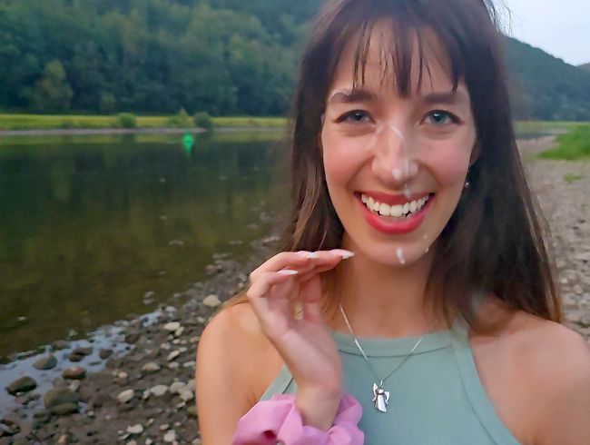 Download: Layla_von_Hohensee - Was für ein Dreistes Arschloch! Spritzt mir öffentlich einfach ins Gesicht!