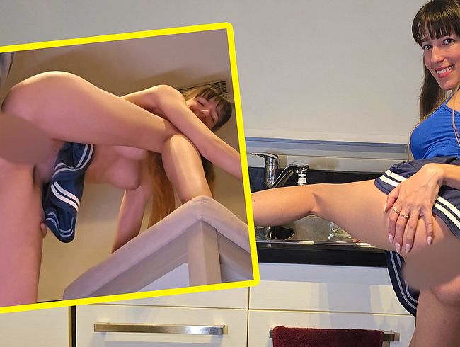 Download: Layla_von_Hohensee - Bin ich ein Flittchen? Bester Freund meines Bruders gefickt