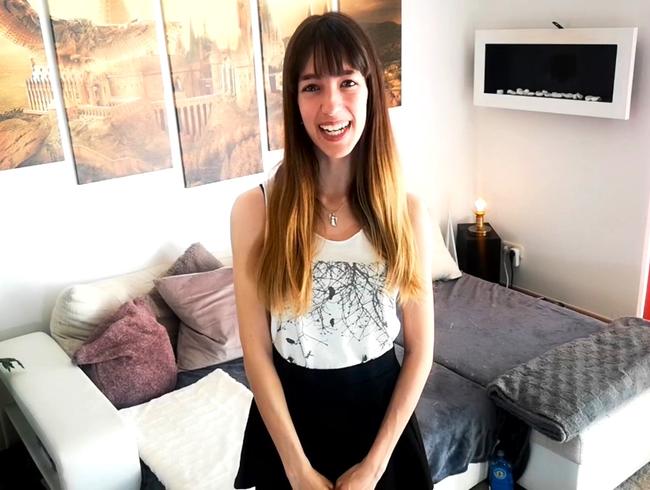 Download: Layla_von_Hohensee - Wenn das meine Familie sieht! Ich bin NACKT im Internet zu sehen!!