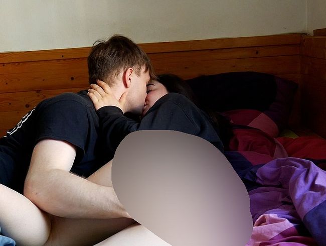 Download: LeMaSnuSnu - MEGA GESICHTSBESAMUNG!! Spermasüchtige Studentin macht alles für den Ficksaft!!