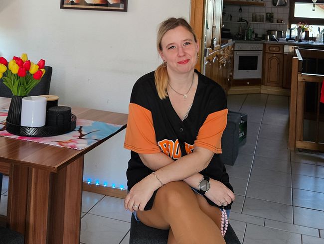 Download: Lea-Sommer - Zart oder lieber Hart? Willst du meine BRÜSTE anfassen? Oder was wäre dein Wunsch? 