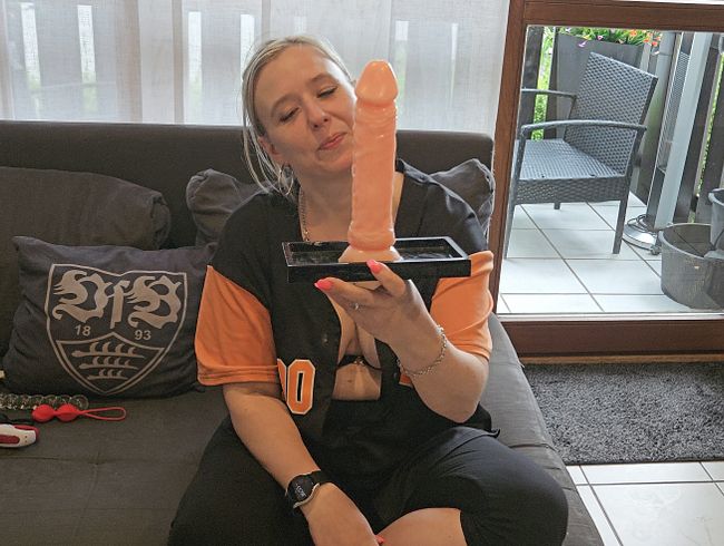 Download: Lea-Sommer - WOW, ist der GROSS! Oder doch lieber die Anal-Toys? Du entscheidest, was als Nächstes kommt! 