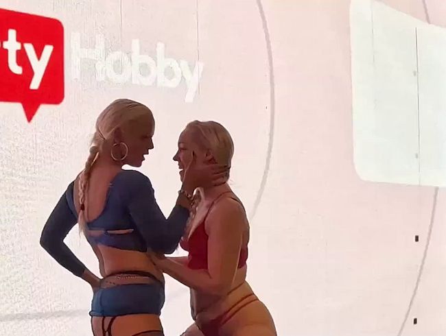 Download: Lea_Kirsch - MEIN ERSTER CUMWALK – DREISTER PUBLIC 3er auf der VENUS 2024