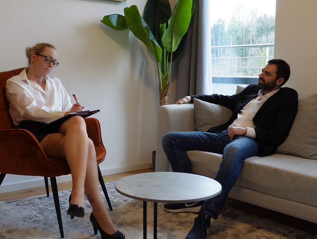 Download: Lea_Kirsch - „SKANDALÖSE SEXTHERAPIE“ BEI DR. LEA! | DIE NACHUNTERTSUCHUNG WIRD ZUM HÄRTE TEST!!