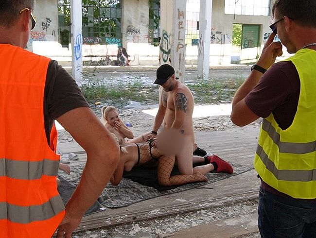 Download: Lea_Kirsch - Sperma-Overkill! LOST PLACE AO Gangbang - WERKSCHUTZ BESTRAFT UNS gnadenlos BLANK!