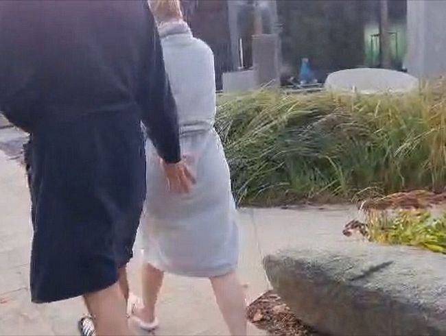 Download: Lea_Kirsch - Hausverbot riskiert in DER Sperma-THERME! Inklusive SAHNE Aufguss!