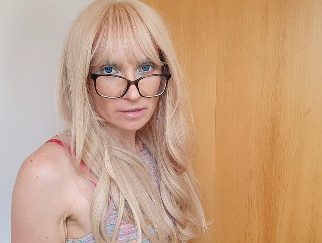 Download: Lea_Stern - Notgeiler Nachbar spritzt mir in die Pussy!! Creampie statt Glühbirnen Wechsel!!