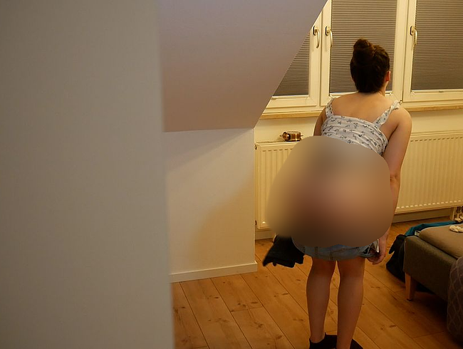 Download: LeahSnuSnu - Beim umziehen beobachtet?! Vom Spanner gefickt & angewichst!!