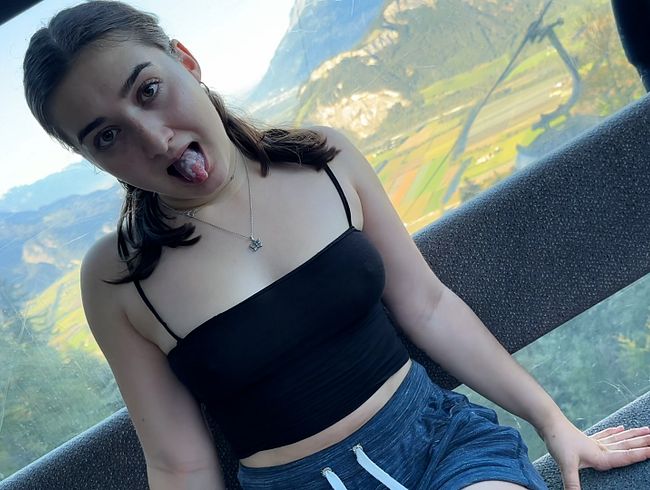 Download: LeahSnuSnu - Seilbahnfahrt mit Happy End – Verbotener Fick in der Gondel!