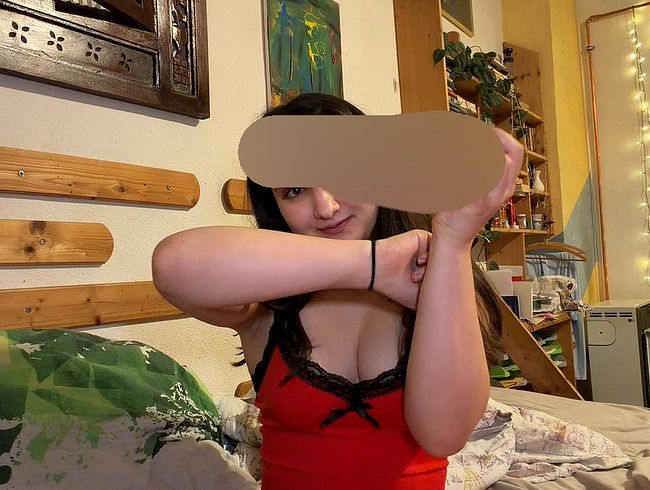 Download: LeahSnuSnu - Schaffe ich die 30cm ??! Neuer Dildo zerfickt meine Teenie Pussy !!